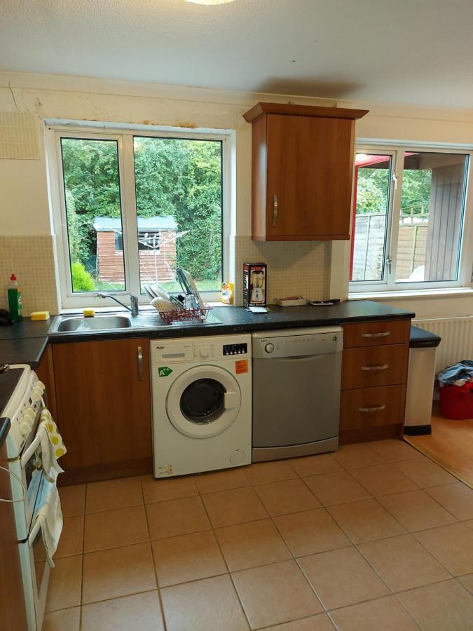 Spacious And Serene Stay Near Milton Keynes Centre Willen Εξωτερικό φωτογραφία