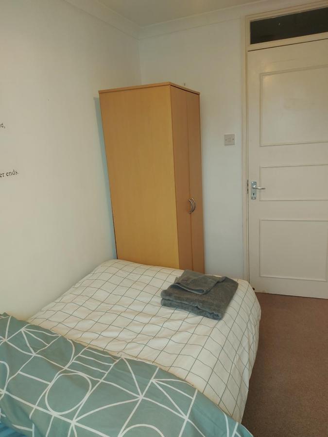 Spacious And Serene Stay Near Milton Keynes Centre Willen Εξωτερικό φωτογραφία