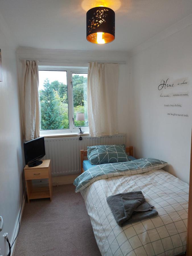 Spacious And Serene Stay Near Milton Keynes Centre Willen Εξωτερικό φωτογραφία