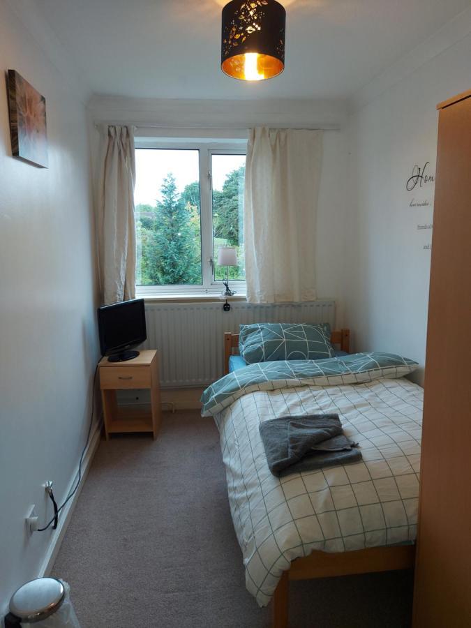 Spacious And Serene Stay Near Milton Keynes Centre Willen Εξωτερικό φωτογραφία