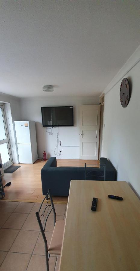 Spacious And Serene Stay Near Milton Keynes Centre Willen Εξωτερικό φωτογραφία
