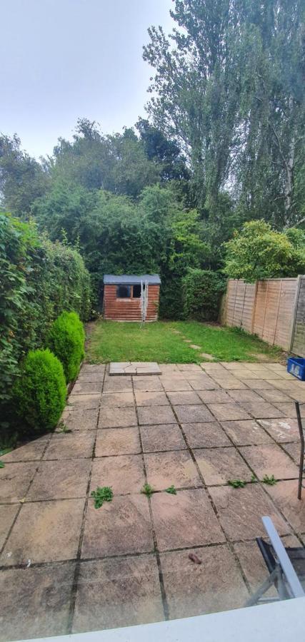Spacious And Serene Stay Near Milton Keynes Centre Willen Εξωτερικό φωτογραφία