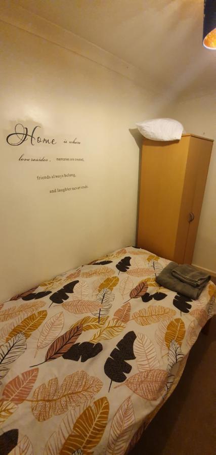 Spacious And Serene Stay Near Milton Keynes Centre Willen Εξωτερικό φωτογραφία