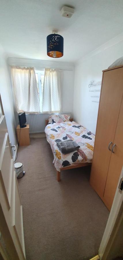Spacious And Serene Stay Near Milton Keynes Centre Willen Εξωτερικό φωτογραφία
