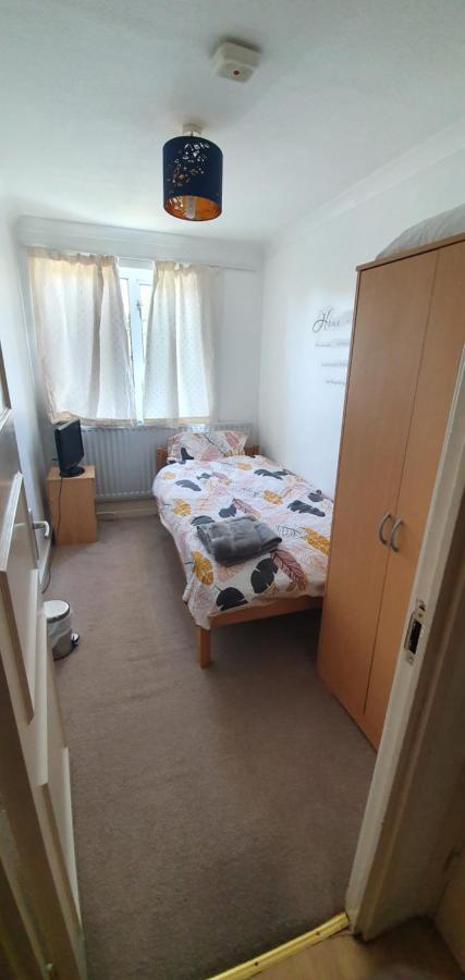 Spacious And Serene Stay Near Milton Keynes Centre Willen Εξωτερικό φωτογραφία