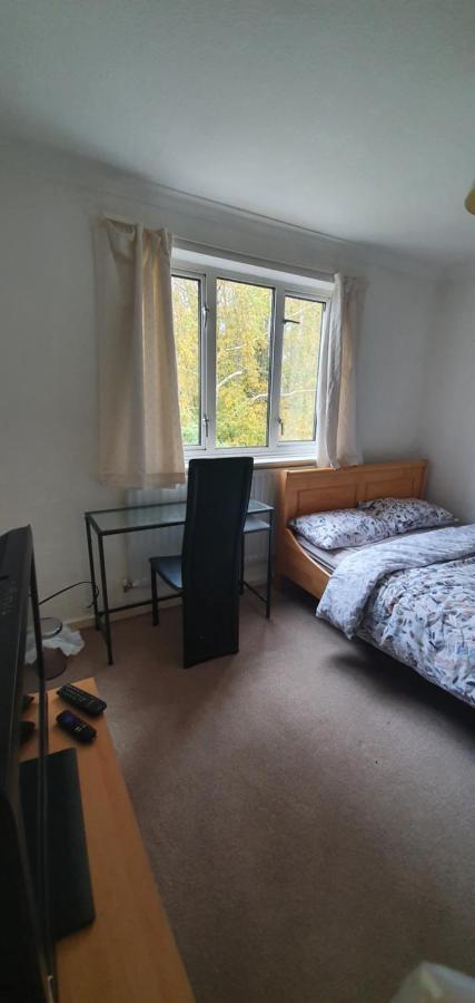 Spacious And Serene Stay Near Milton Keynes Centre Willen Εξωτερικό φωτογραφία
